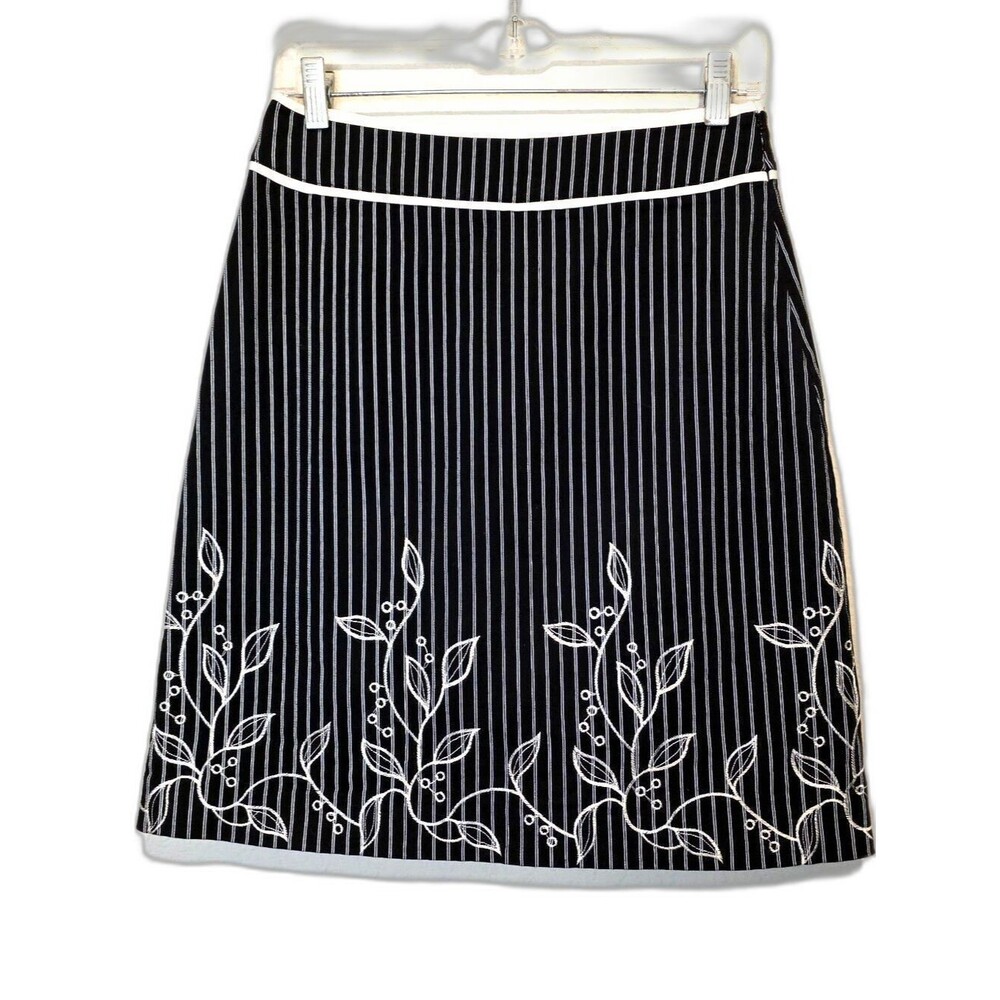 Uniform John Paul Richard Skirt Black White Embroidered Whimsygoth Size 6